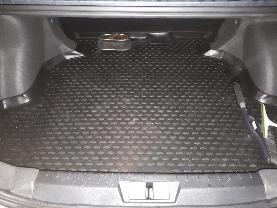 Коврик на месте — Geely Emgrand 7