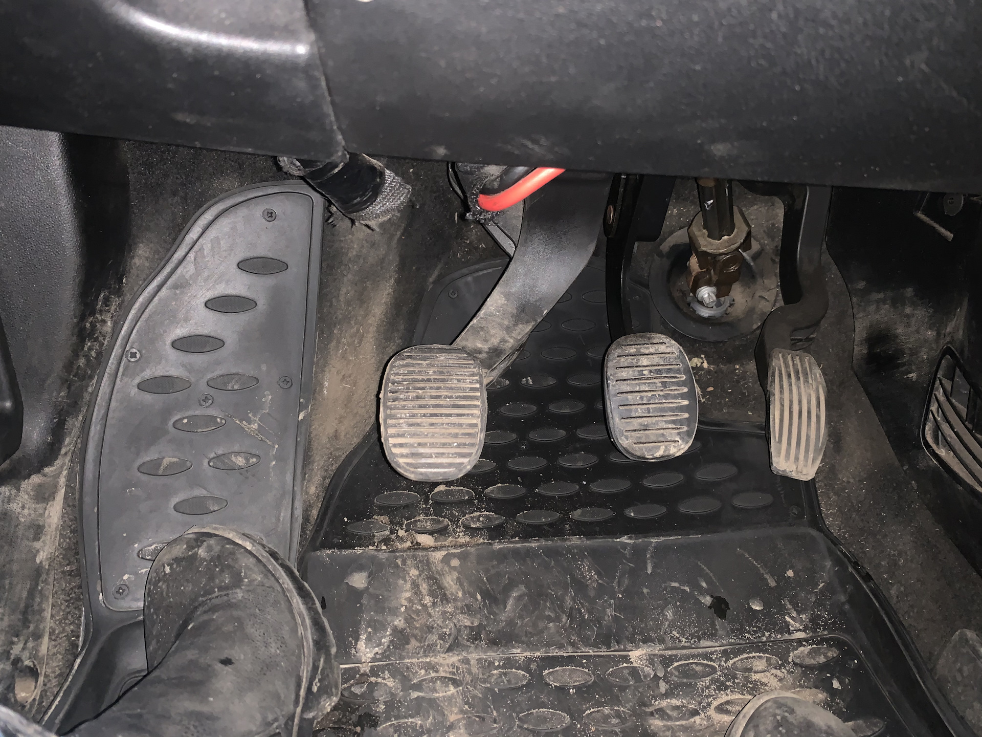 Педаль сцепления haval h6. Привод сцепления ваз 2105. Пружина педали сцепления уаз патриот. Ваз 2106 провалы педаль сцепления. Пружина для сцепления фиат.