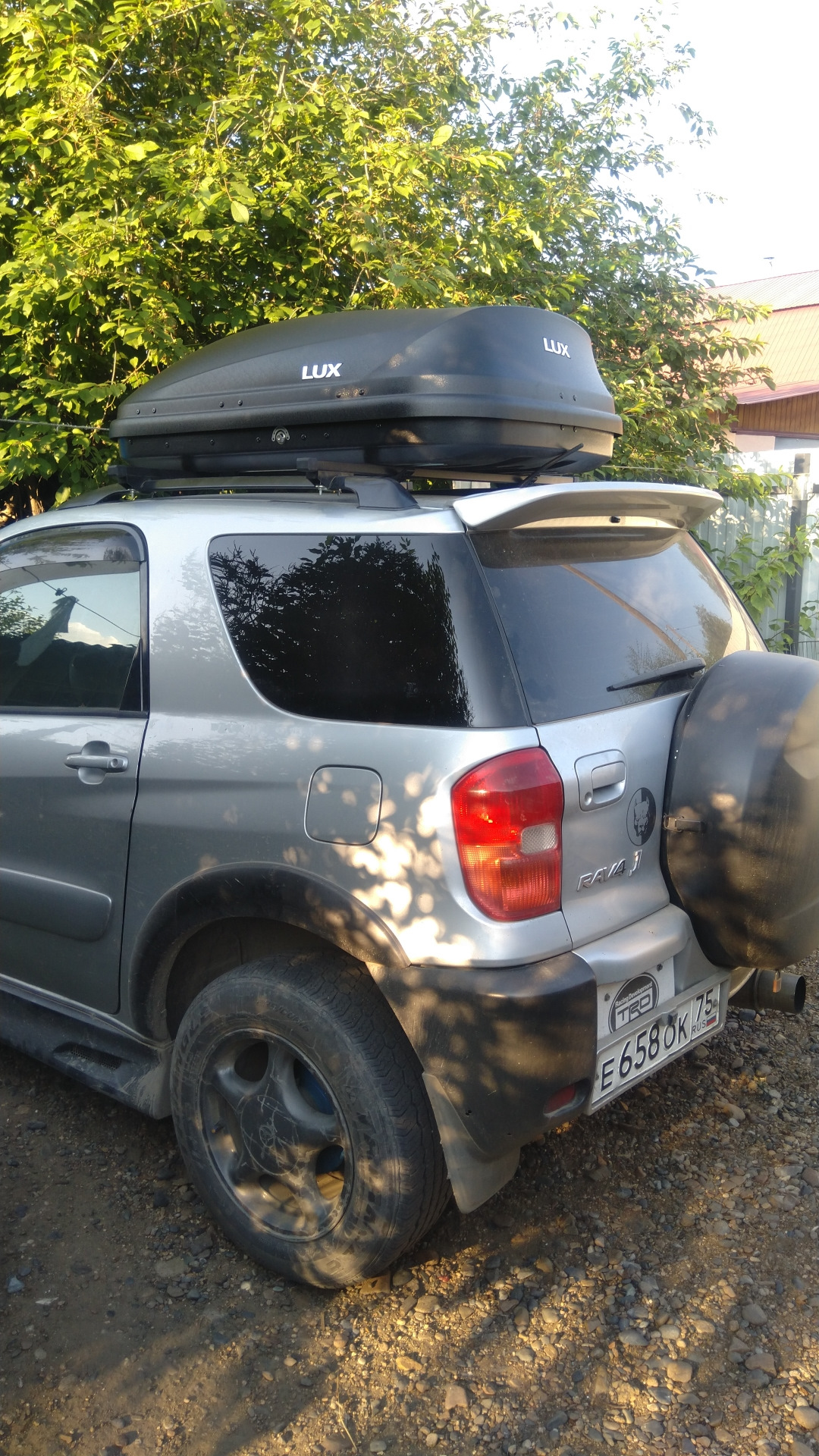 Оригинальный багажник на крышу тойота рав 4 1 поколения. Автобокс для тойота рав 4 4 поколения. Багажник на крышу santa fe 3. Багажник на крышу на тойота рав 4 1998 года. Автобокс для тойота рав 4 4 поколения.