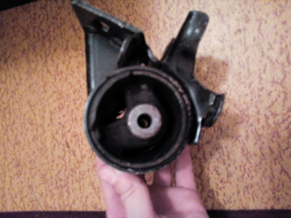 Покупка левой подушки, на коробку🔩 — Toyota Corolla (100), 1,5 л, 1999 ...