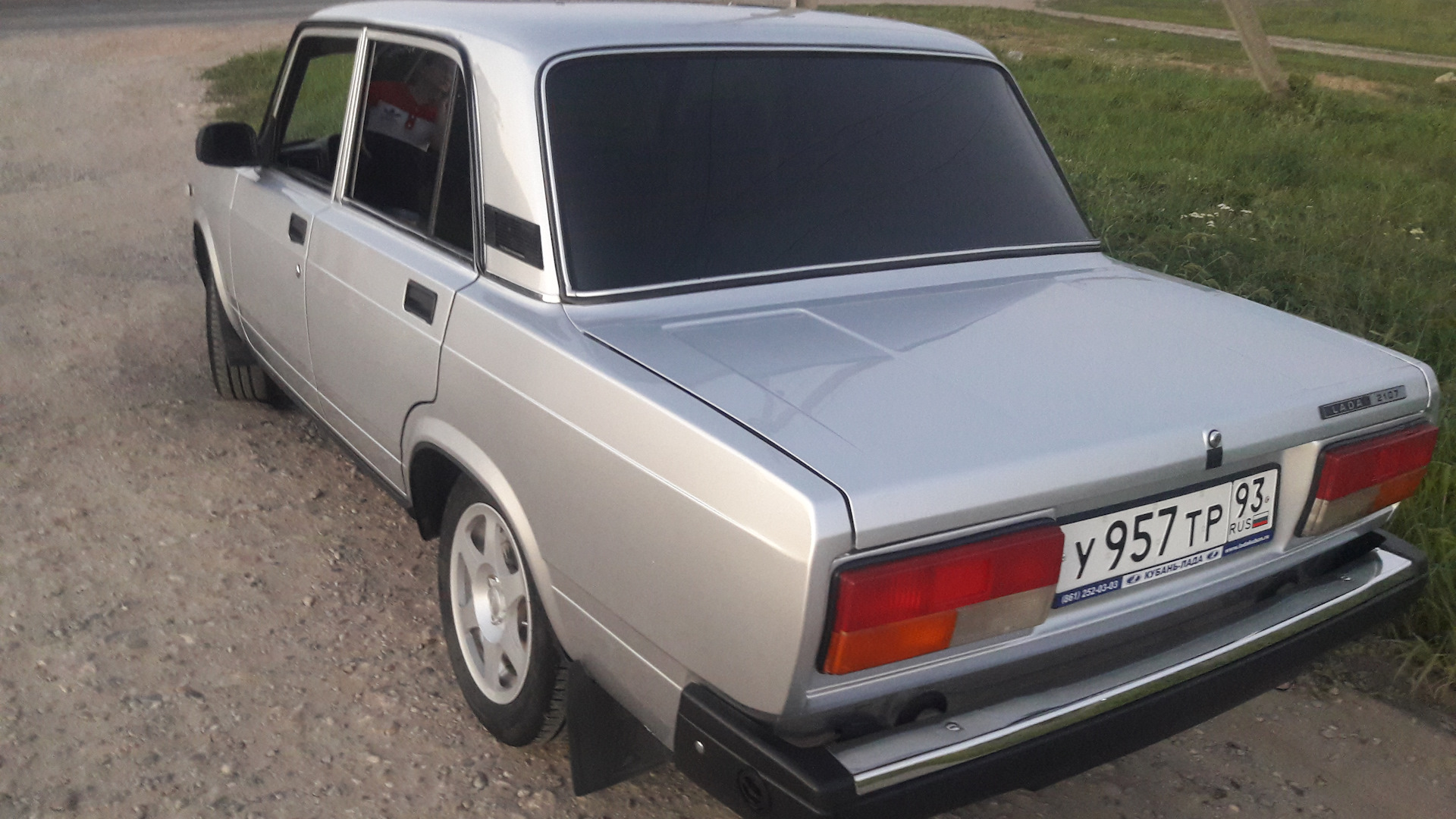 Lada 21074 1.6 бензиновый 2010 | ваз 2107 серебро на DRIVE2