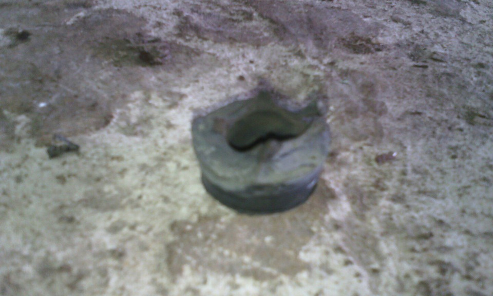 Потек амортизатор. — Lada 21074, 1,5 л, 2008 года | поломка | DRIVE2