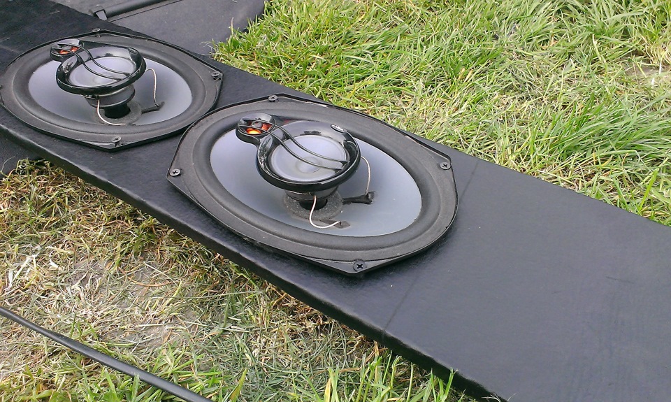 Овалы в заднюю полку — Renault Megane II, 1,6 л, 2007 года | автозвук ...