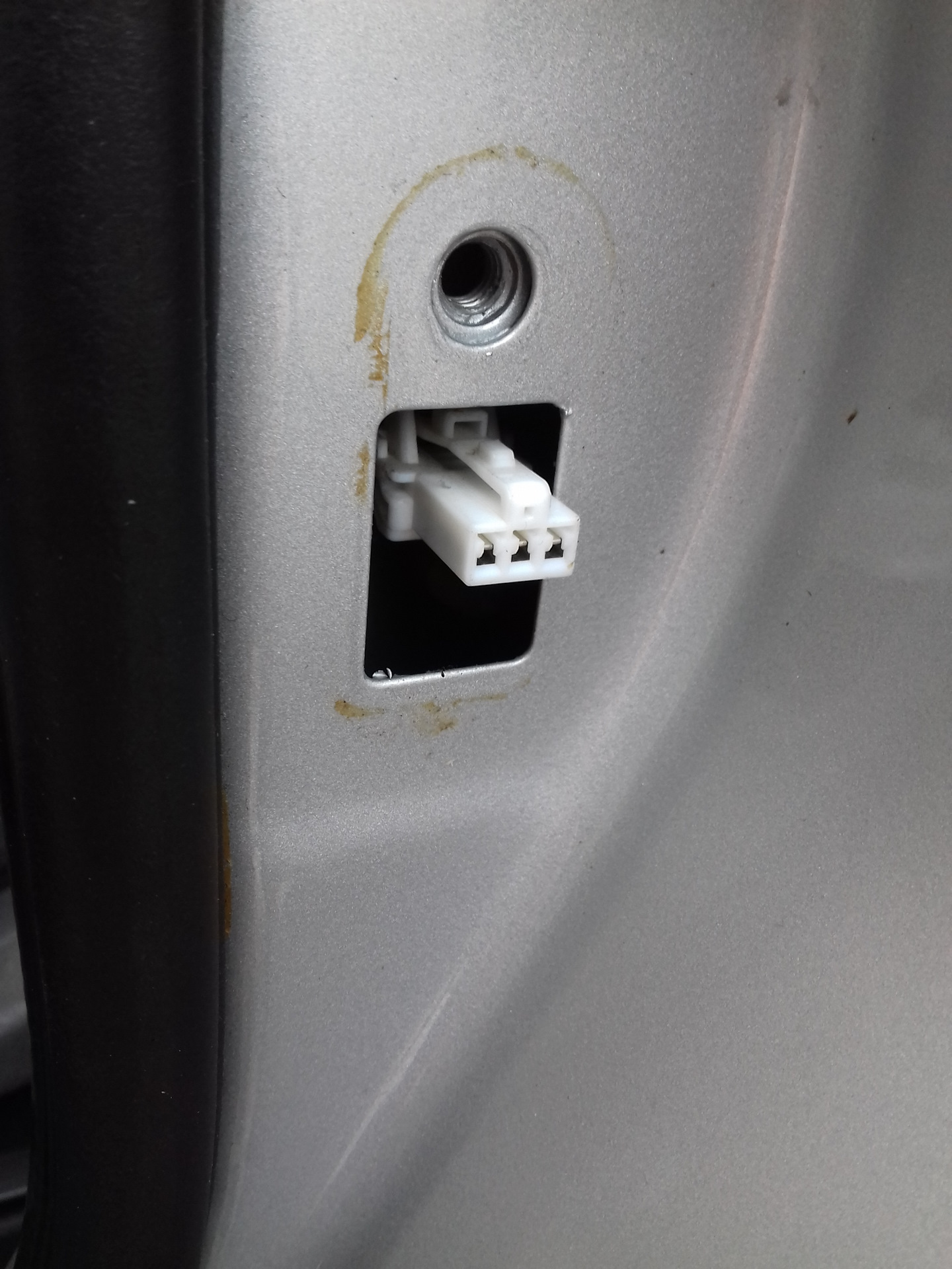 Концевик водительской двери. Вопрос по гофре. — Hyundai Elantra (3G), 1 ...