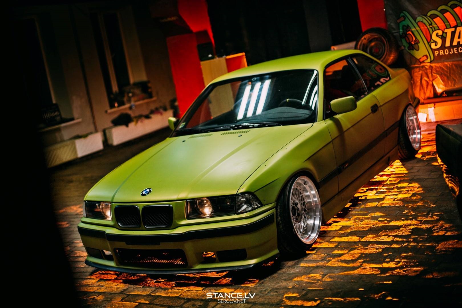 Широкий е. BMW e36. BMW e36 fitment. BMW e36 stance. BMW е36 fitment чёрная.