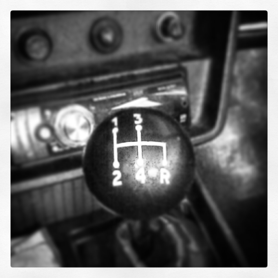 Ребят, подскажите где в городе шумку и карпет продают не дорого ...