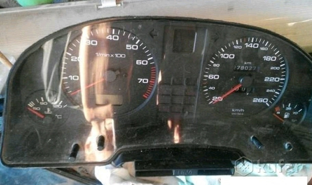 Часы ауди 80. Audi 80 b3 приборная панель. Панель приборов на Ауди 80 1989 год. Audi 80 b3 спидометр до 180. Панель приборов Ауди 80 на 260 км.