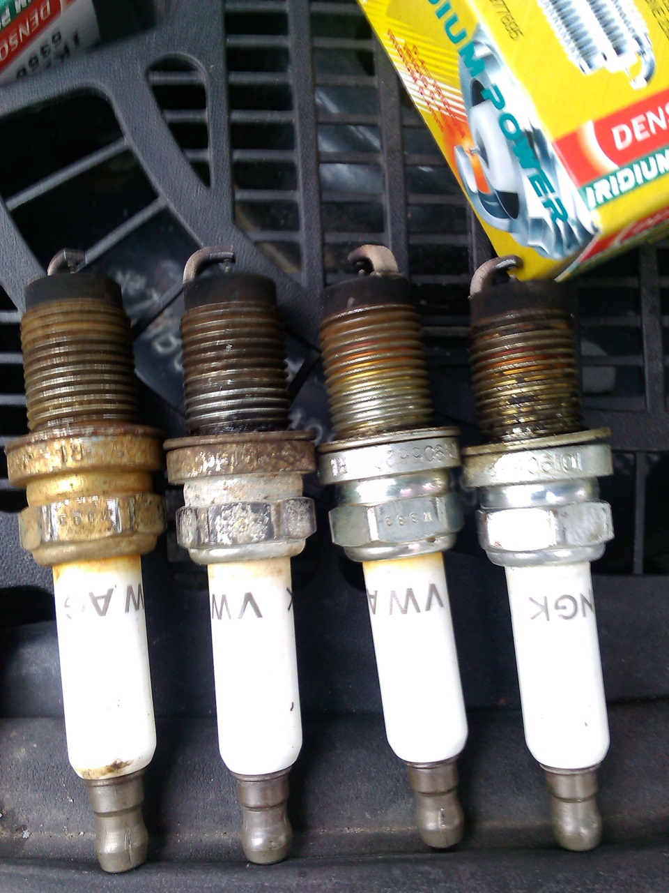 Красная масленка + замена свечей — Skoda Octavia Combi A5 Mk2, 1,4 л ...