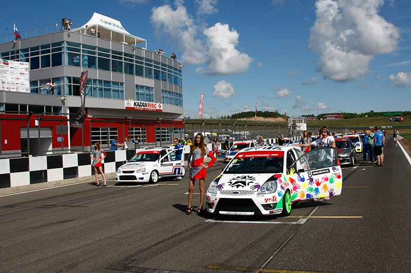 Russian race. СПБ гонки на спортивных машинах. Гонки у континента. KAZANRING фото. Саввинский подъем на Казань.