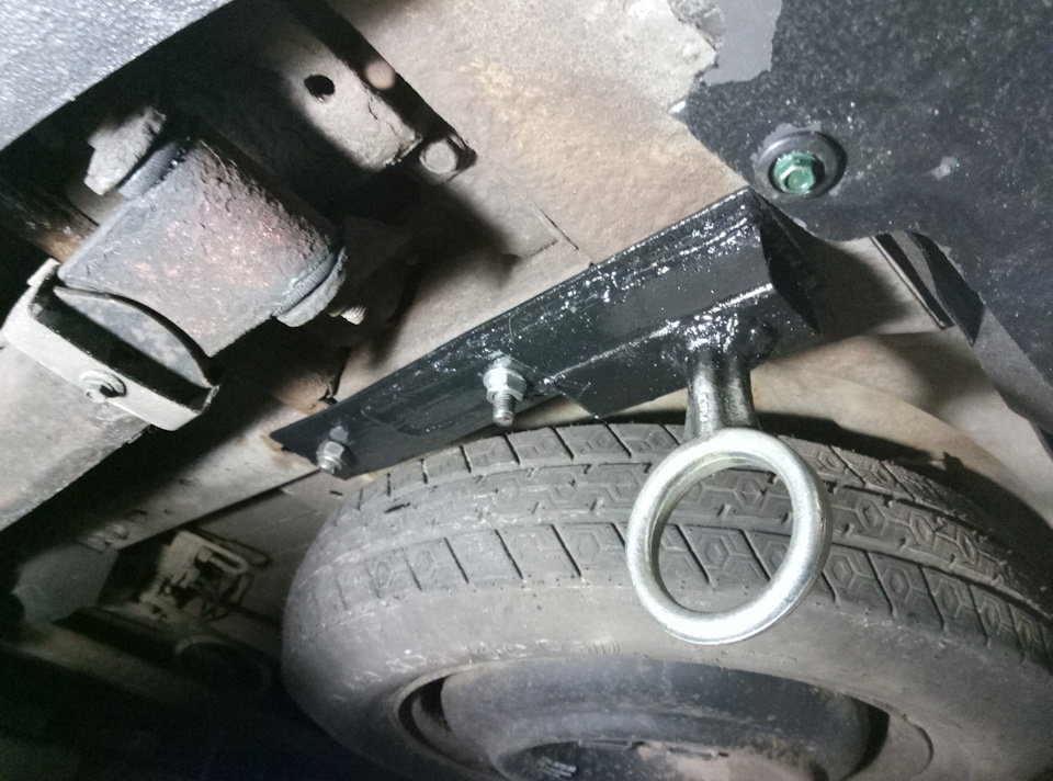 газ м20 полный привод днище. тяга заднего моста нива шевроле. прикручены спереди. прикручены спереди. запаска спереди.