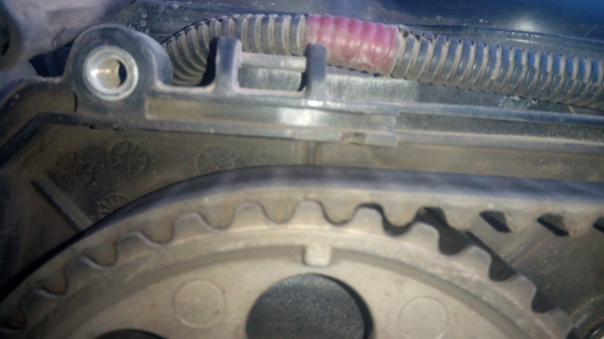 Замена натяжного ролика генератора. — Lada Приора седан, 1,6 л, 2011 ...