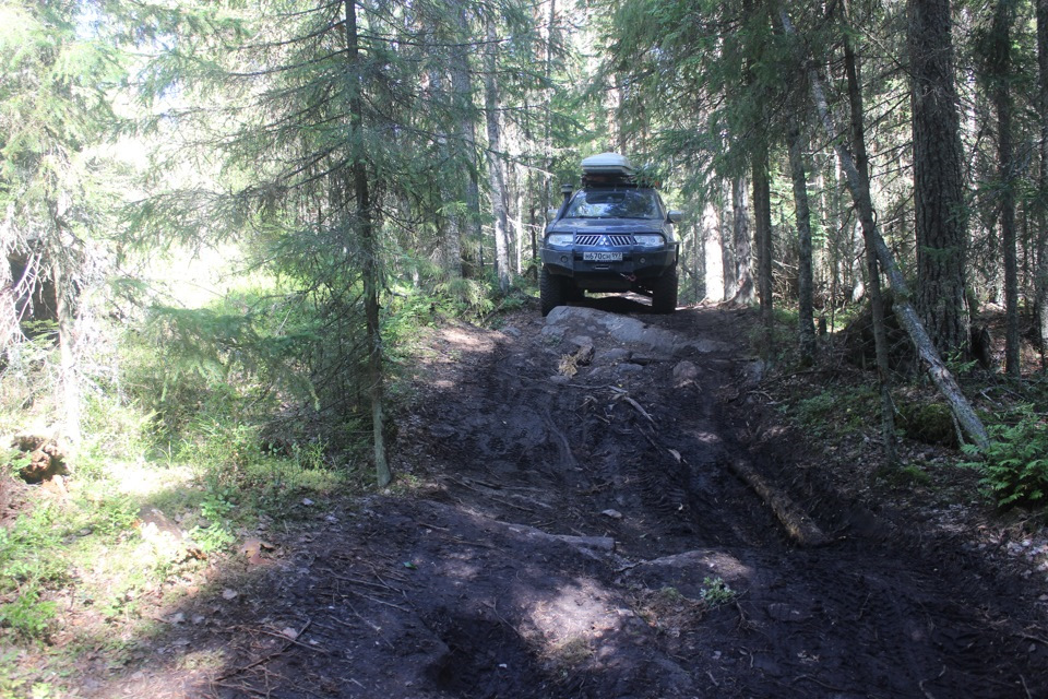 13 — Mitsubishi Pajero Sport (2G)