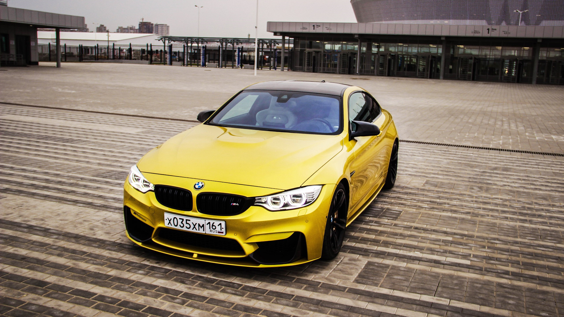 BMW M4 (F82) 3.0 бензиновый 2014 | Золотая колесница на DRIVE2