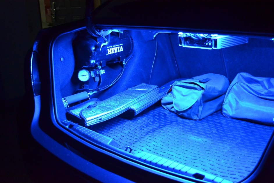 Подсветка багажника шевроле. Подсветка багажника ВАЗ 2106. Подсветка багажника Ланос. Освещение багажника Шевроле Ланос. Подсветка багажника Дэу Ланос.
