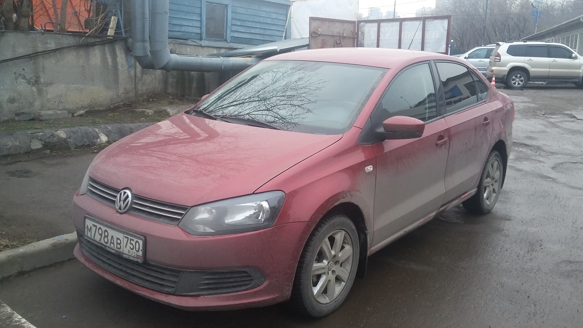 тонировка — Volkswagen Polo Sedan, 1,6 л, 2012 года | тюнинг | DRIVE2
