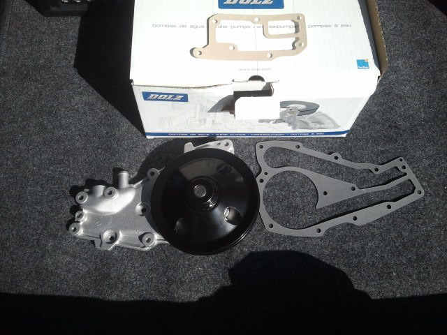 Засвистела помпа, люфт шкива- заменил. — Renault 19, 1,4 л, 1998 года ...