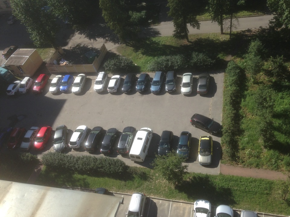 Задание для самых внимательных: сколько Сеатов и сколько VW Polo на 76-ом Вы можете найти на данной фотографии?=) — SEAT Leon FR (Mk3)