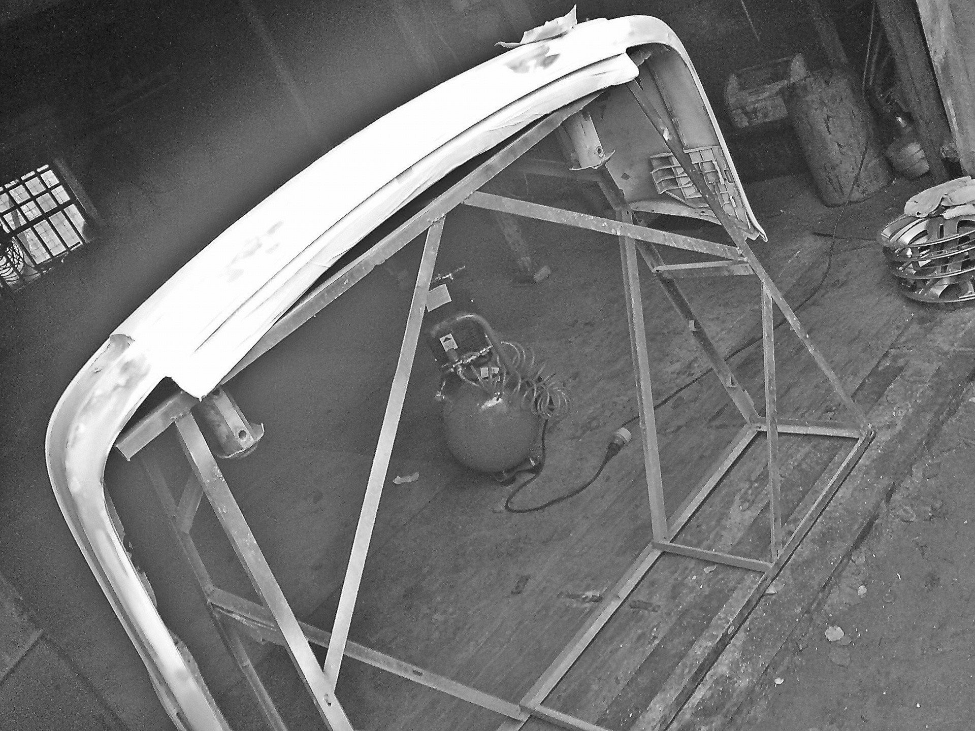 Подготовка бампера к покраске — Audi 80 (B4), 2 л, 1993 года | кузовной ...