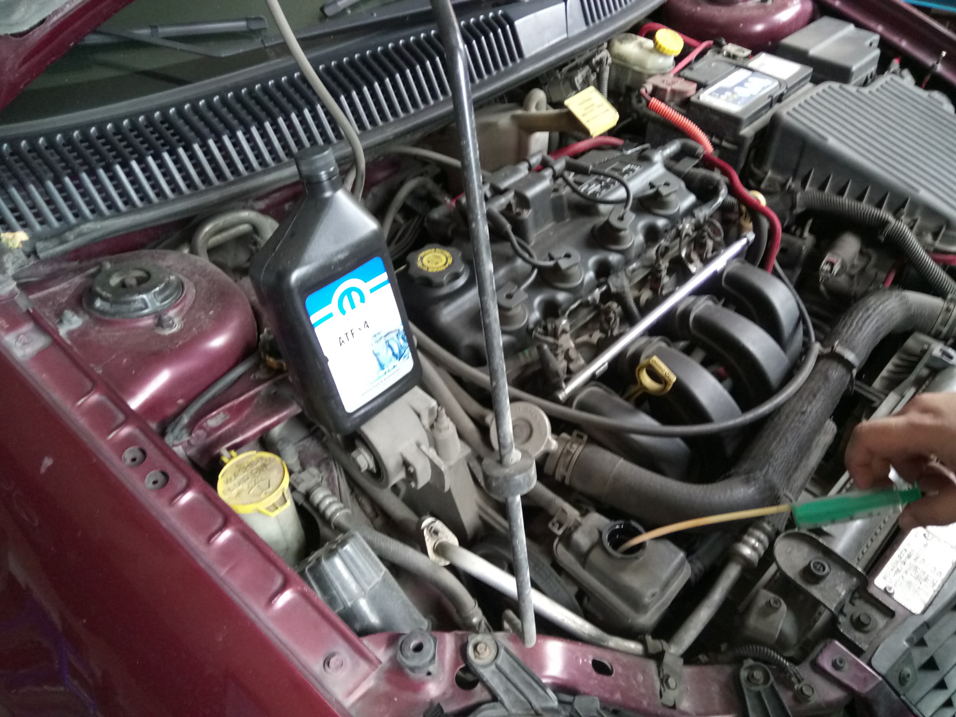 Замена масла в ГУРе. — Chrysler Neon (2G), 2 л, 2002 года | плановое ТО ...