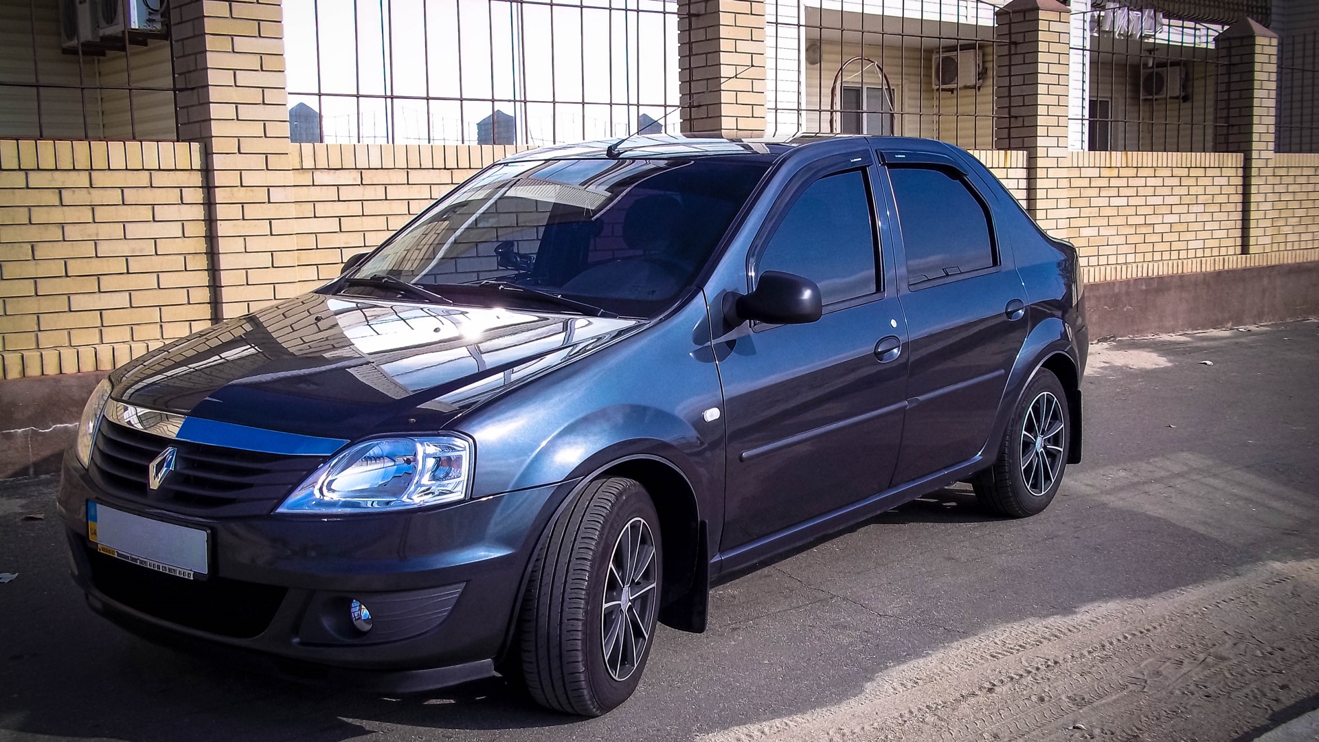 Renault Logan (1G) 1.4 гибридный 2011 | ambiance 1.4 ГБО ㋡ на DRIVE2