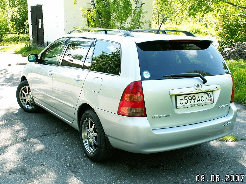       Toyota Corolla Fielder 15 2003