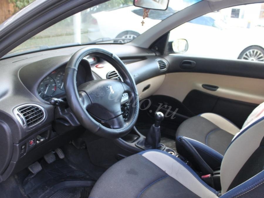 Машина пежо салон. Peugeot rcz салон. Машина пежо салон. Пежо 308 кабриолет салон. Салон пежо 308 2008 года.