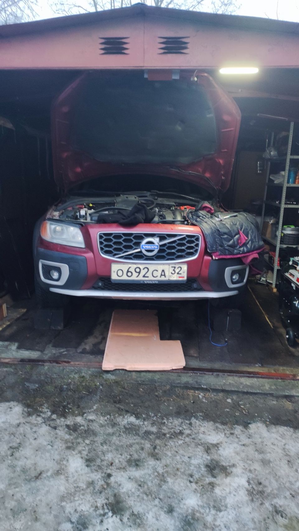 Опять коробка в масле. Переуплотнение вакуумного насоса — Volvo XC70 III,  3,2 л, 2007 года | своими руками | DRIVE2