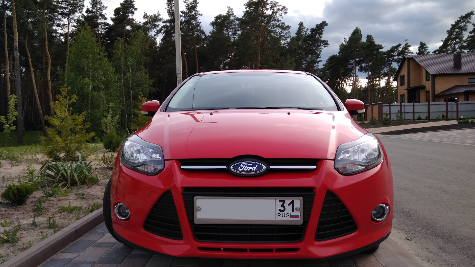 Ford Focus III Hatchback 1.6 бензиновый 2012 | ****Красная машина**** на  DRIVE2