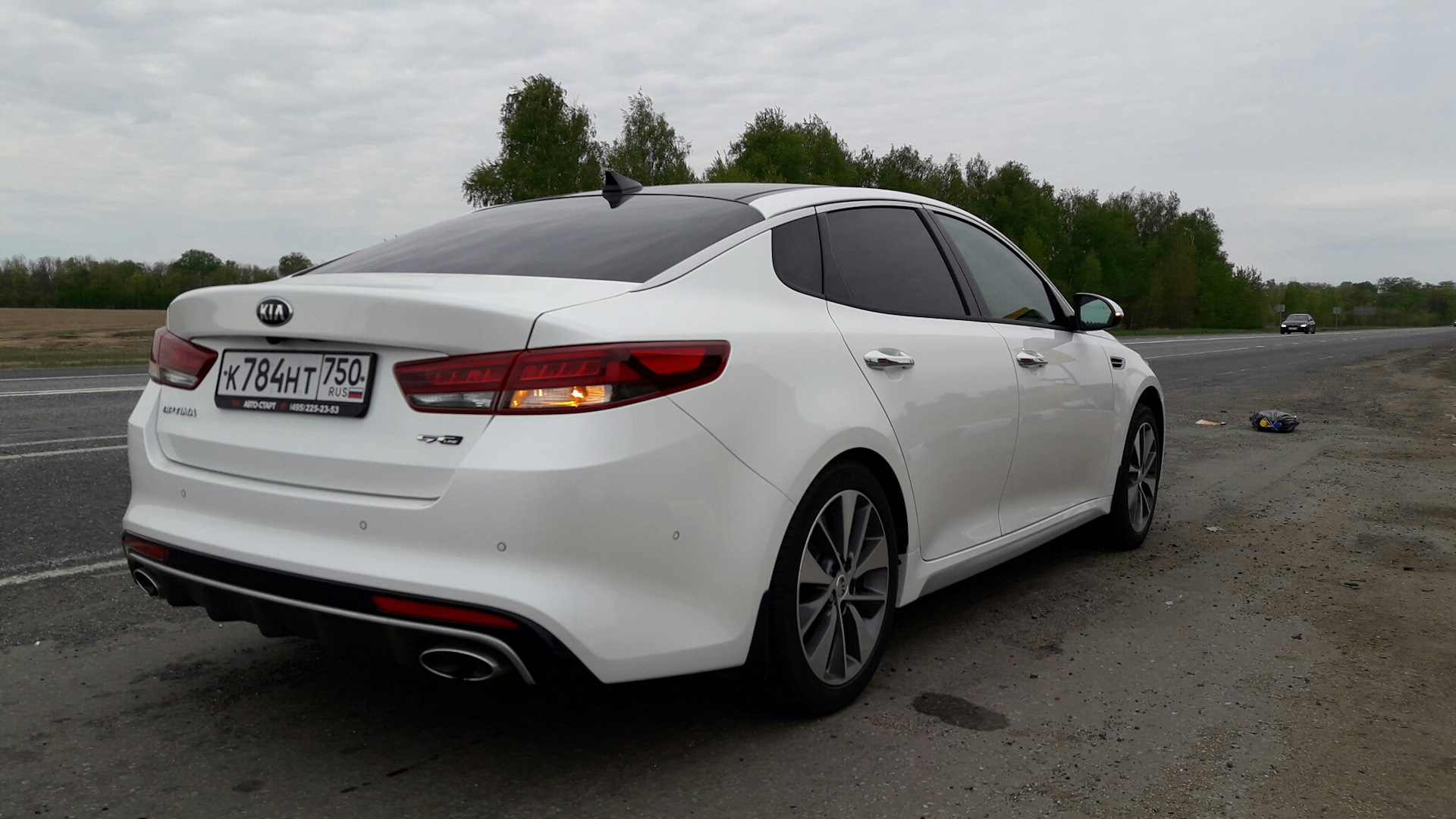 Kia Optima k5 gt белая