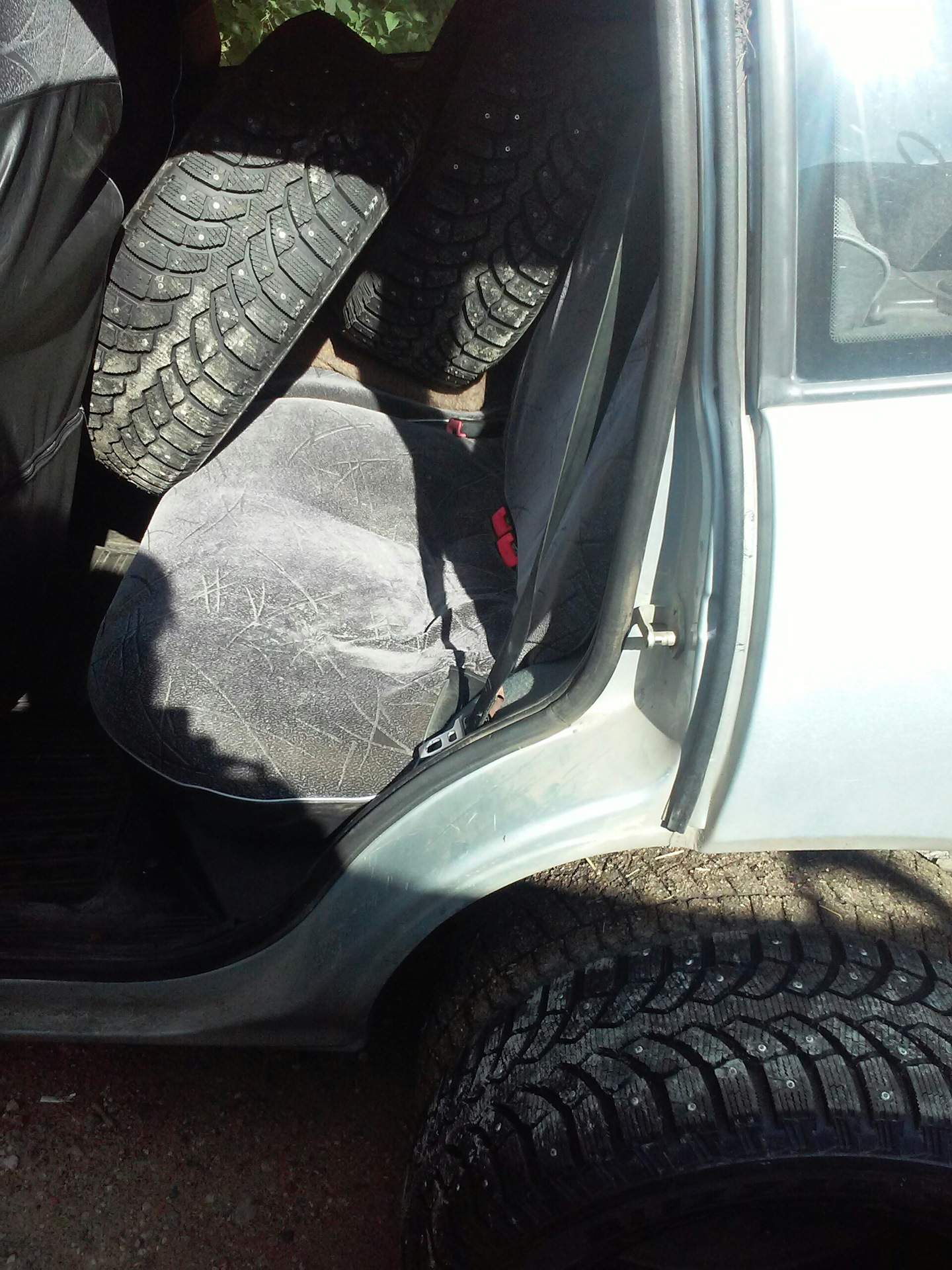 Купил зимние подковы) — Chevrolet Niva, 1,8 л, 2004 года | шины | DRIVE2