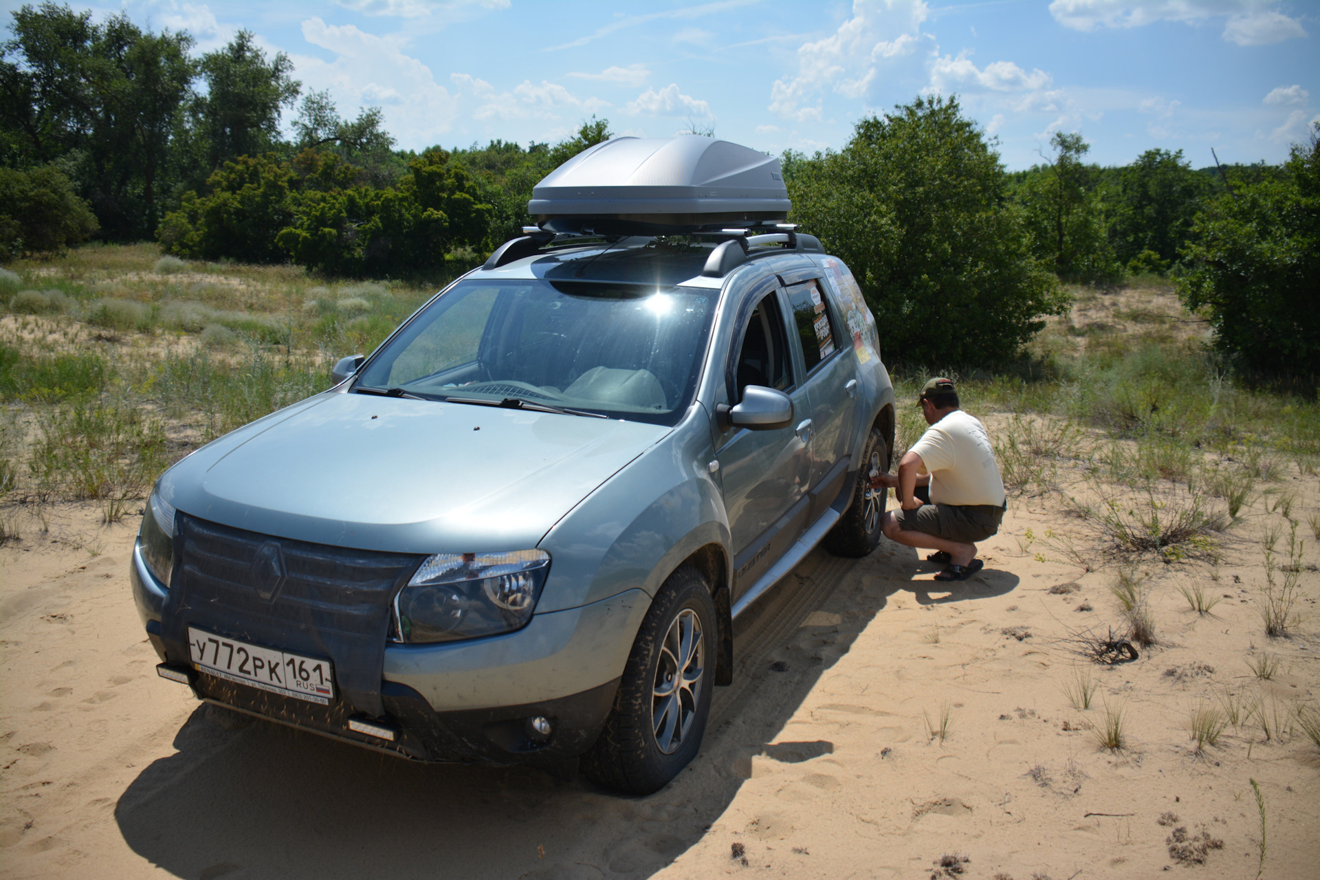 Грязевая резина на дастер. Грязевая резина на Рено Дастер. Renault Duster off Road. Дастер на АТ резине. Дастер на грязевой резине.