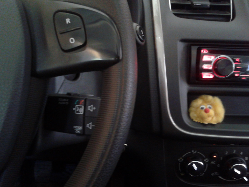 Свой джойстик к чужой голове. — Renault Sandero Stepway (2G), 1,6 л ...