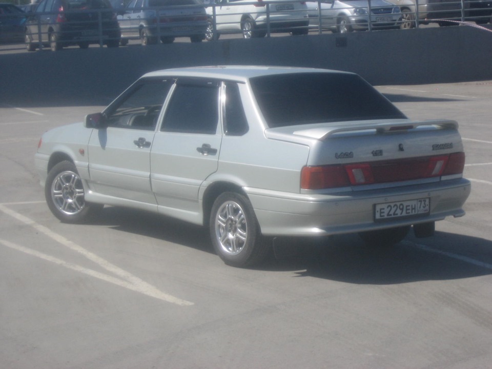 молочно белый серебристый ваз