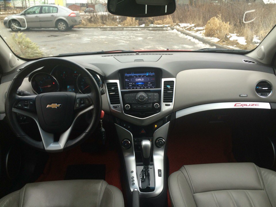 Chevrolet Cruze 2011 салон