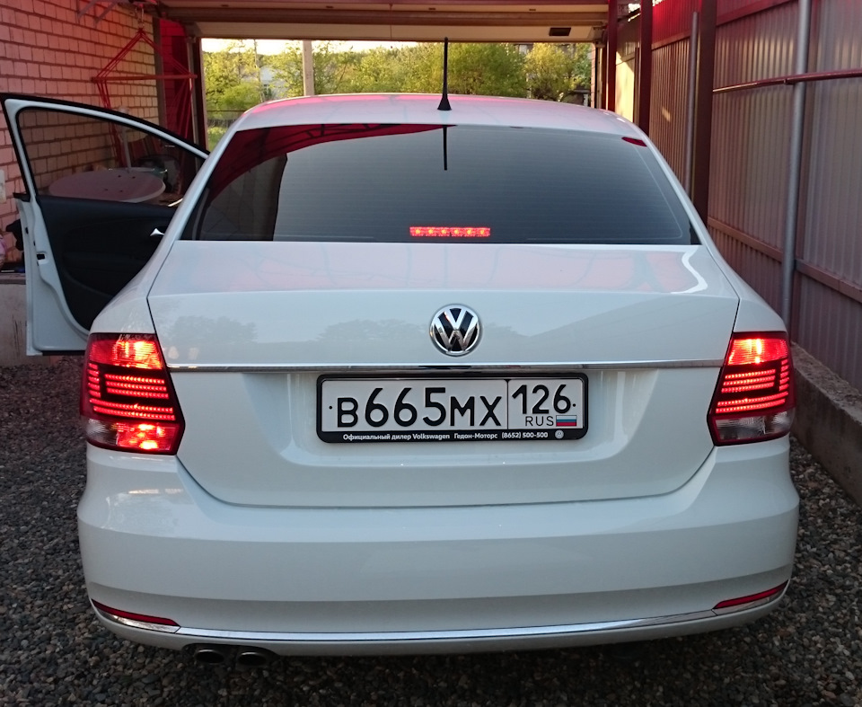 Volkswagen Polo sedan спереди