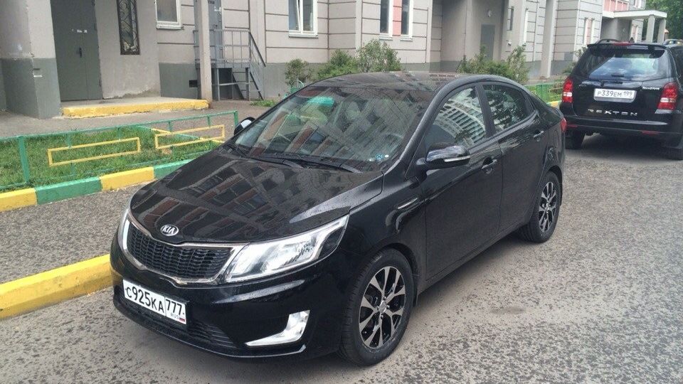 Kia Rio 2012 черная