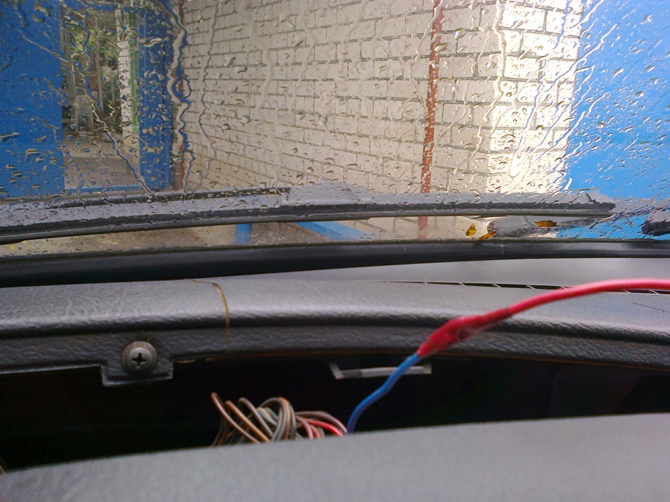 №35.Треугольник на панели приборов. — Lada 2115, 1,5 л, 2005 года ...