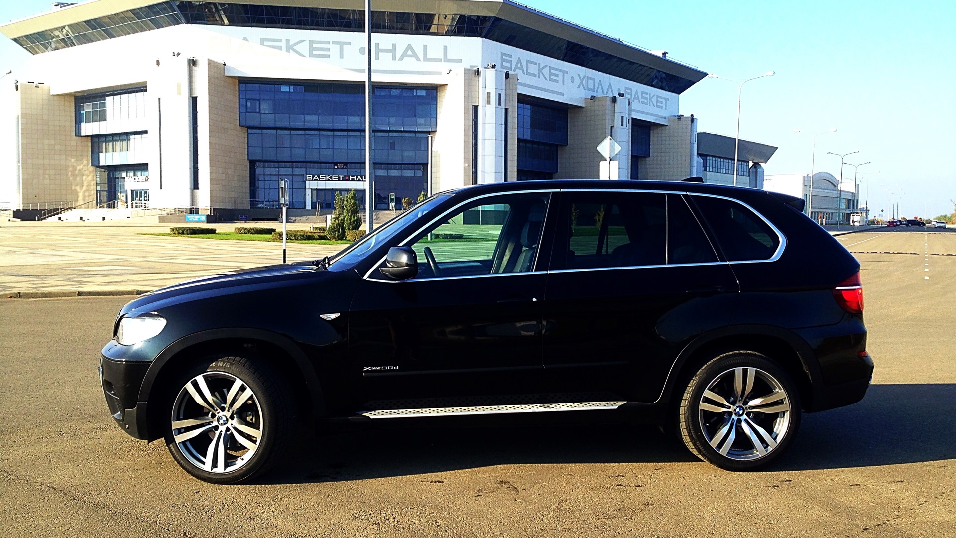 Диски x5 e70. BMW x5 e70 375 стиль. 623 Стиль BMW x5. 300 Стиль BMW e70. БМВ Е 70 r20.