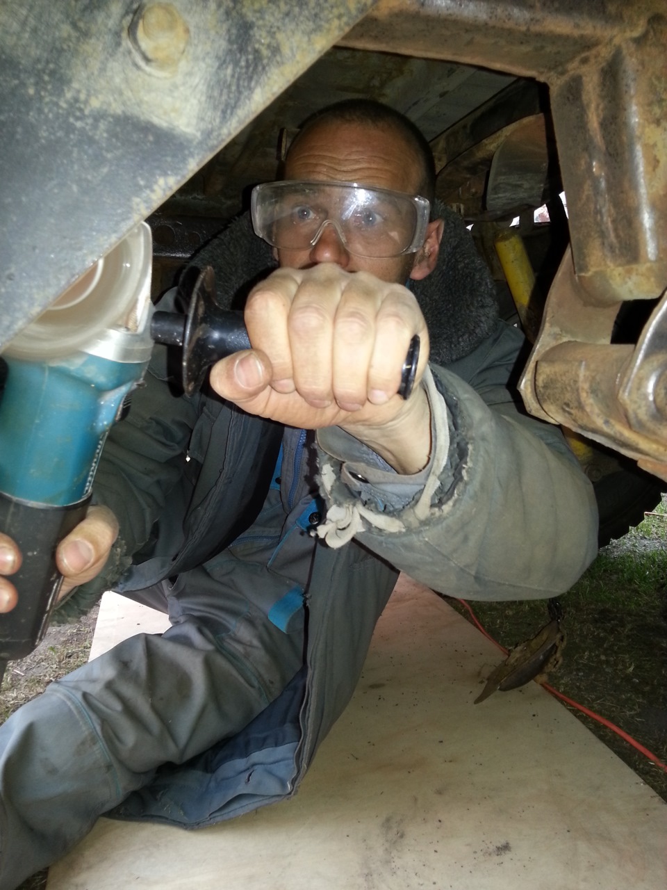 Обработка рамы и кузова. — Mitsubishi L200 (3G), 2,5 л, 2003 года ...