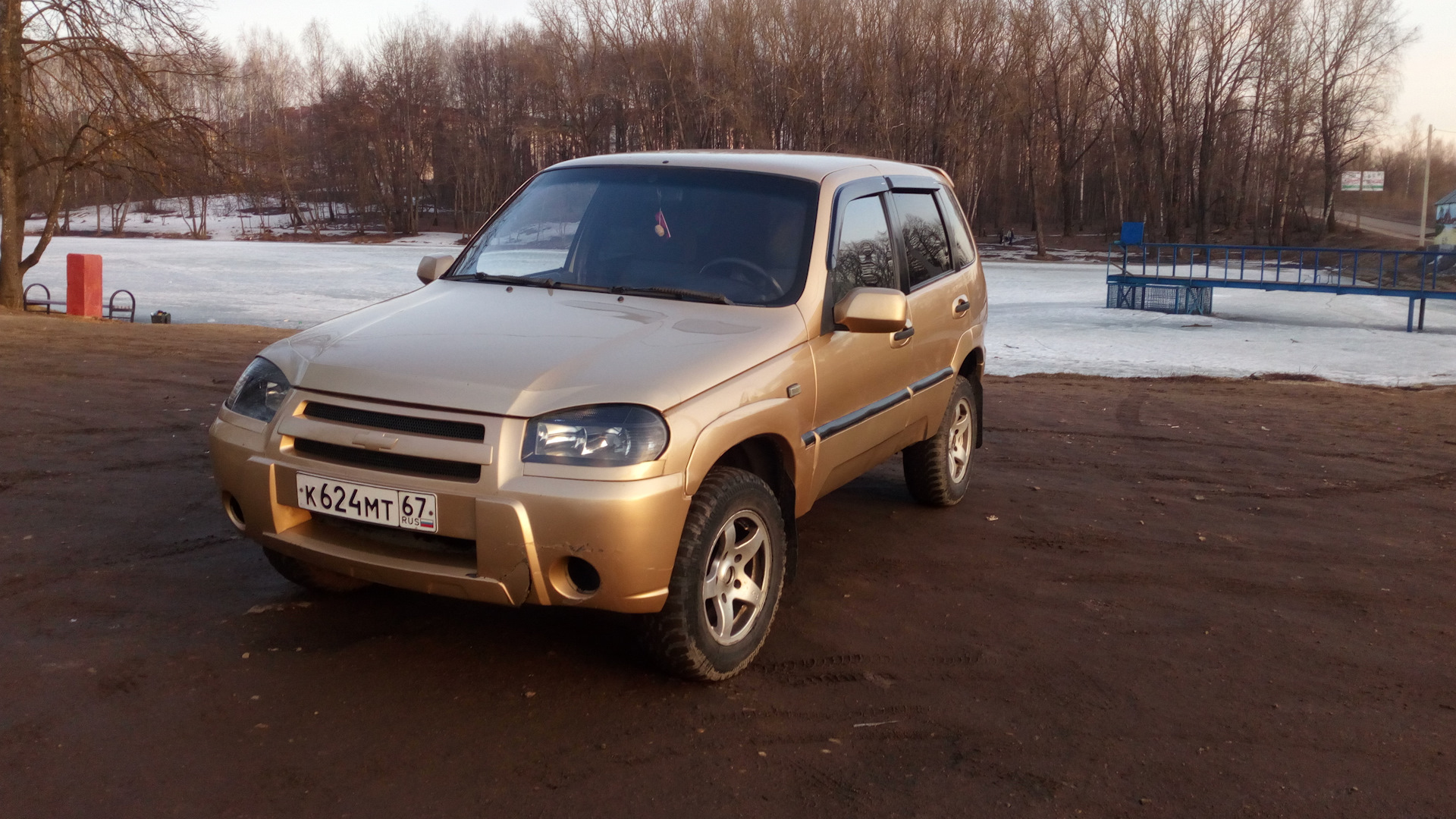 Chevrolet Niva 1.7 бензиновый 2005 | Niagara (бежевый метал) на DRIVE2