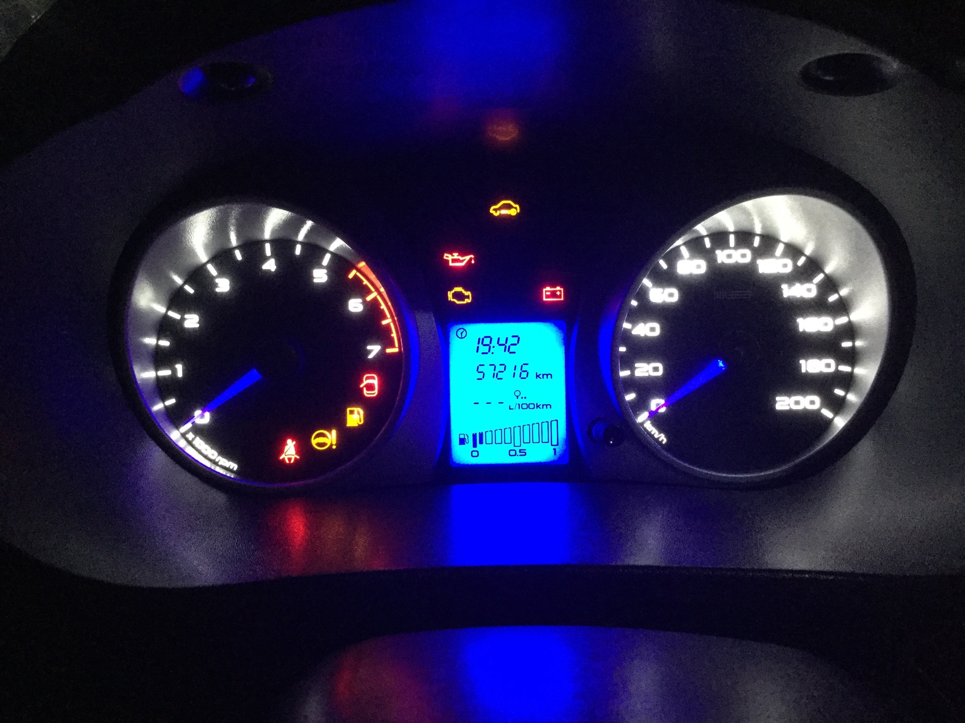 Установка, подключение усилителя к штатной ммс — Lada Гранта, 1,6 л ...