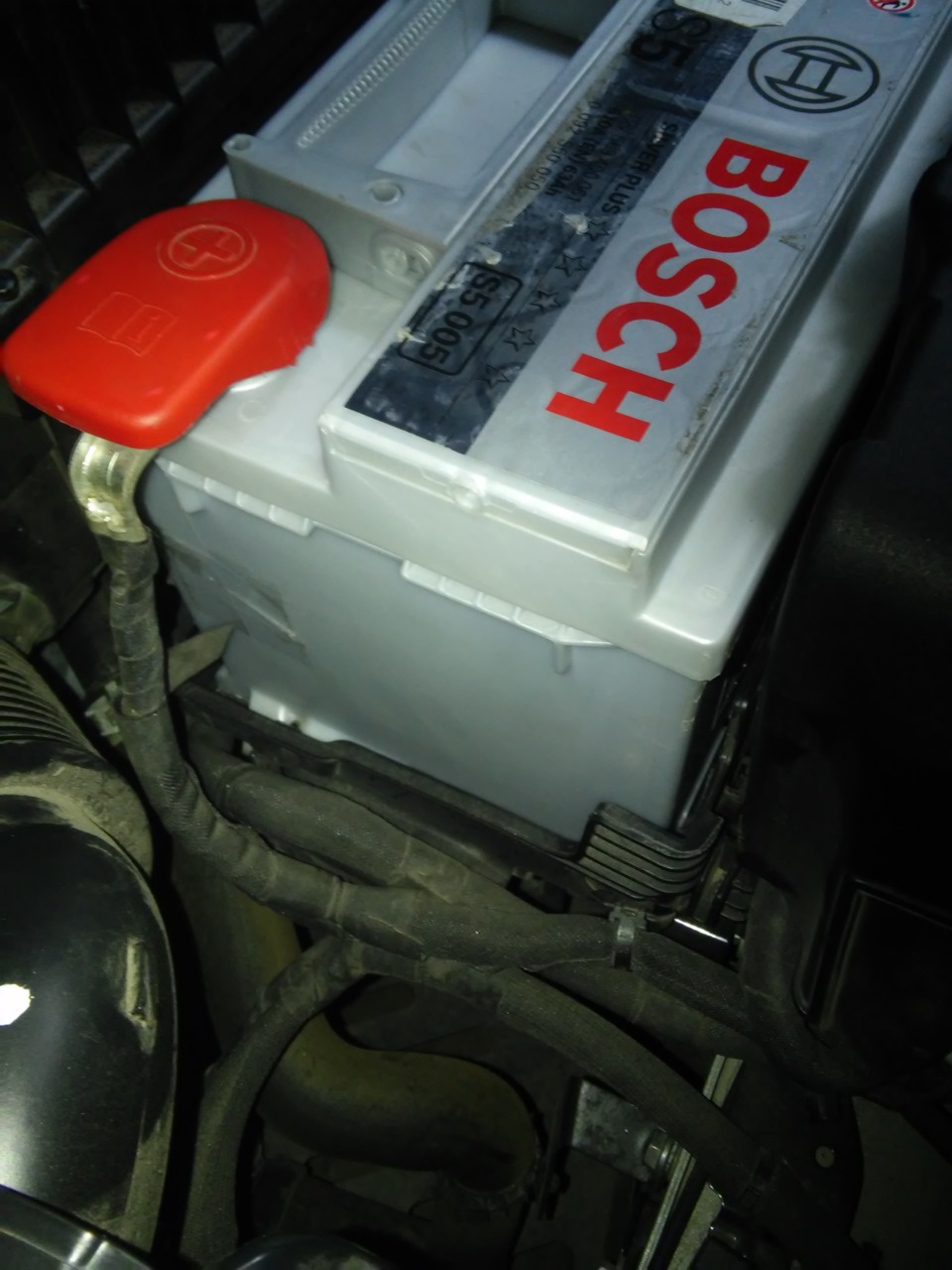 Новый аккумулятор и зарядка к нему - Peugeot 301 (2012), 1,6 л, 2013 года электр