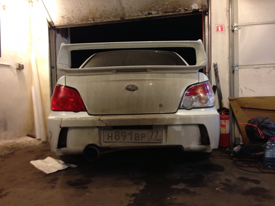 Значок subaru розовый