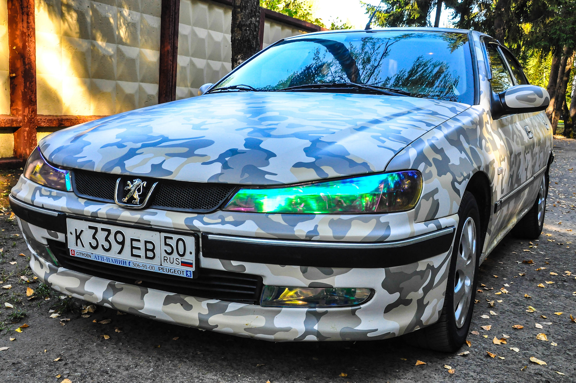 Пежо 406 рестайлинг. Пежо 406 хамелеон. Peugeot 406 в пленке. Peugeot 406 2jz. Пежо 406 камуфляжный цвет.