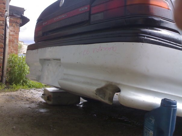 rear bumper - Toyota Carina 15 L 1990