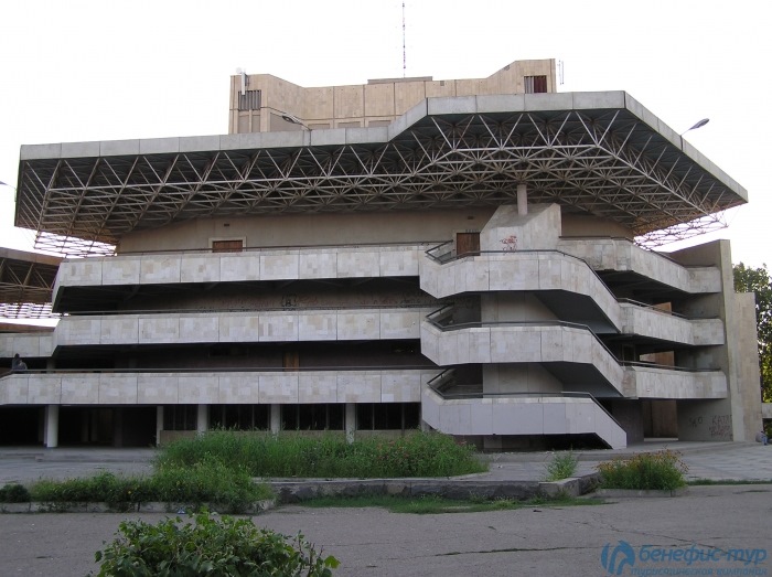 Театр аркадия астрахань. Музыкальный театр Астрахань парк Аркадия.