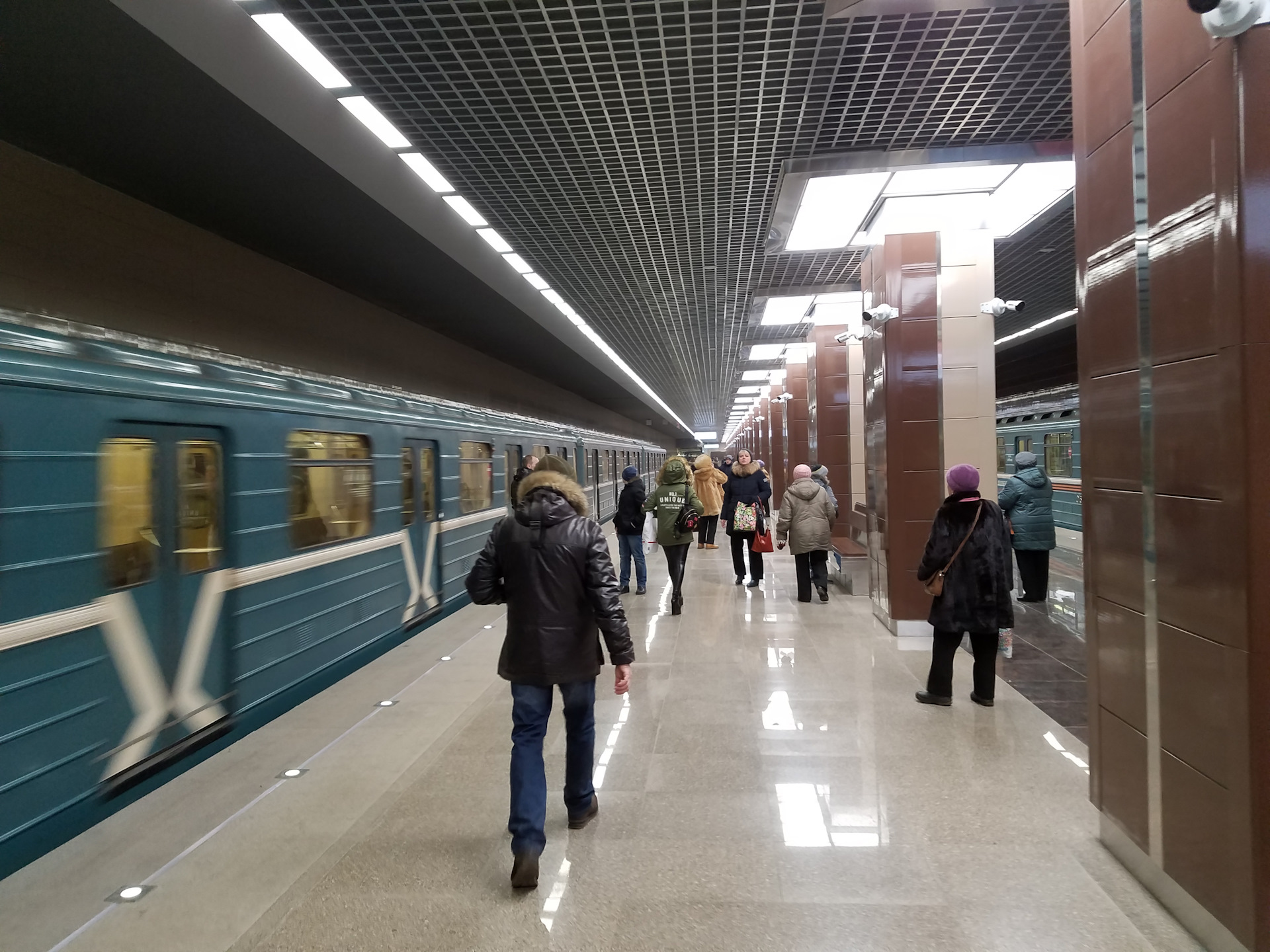 перрон в метро