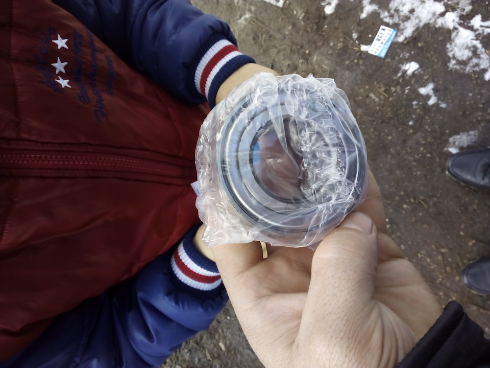 замена тормозных передних колодок и подшипника ступичного — Renault ...