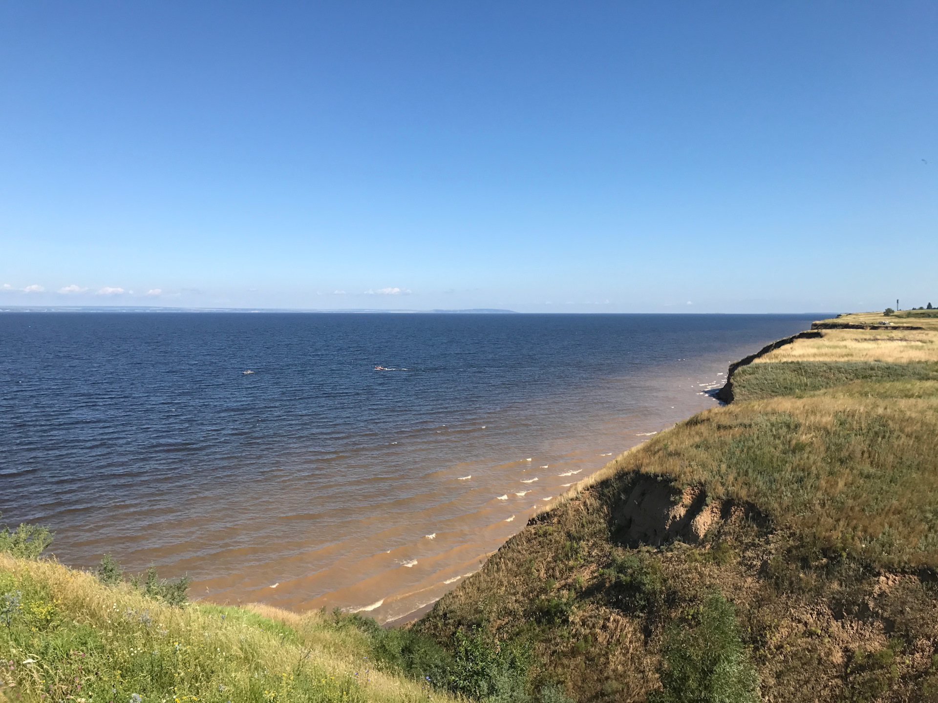 С палатками в Ягодное