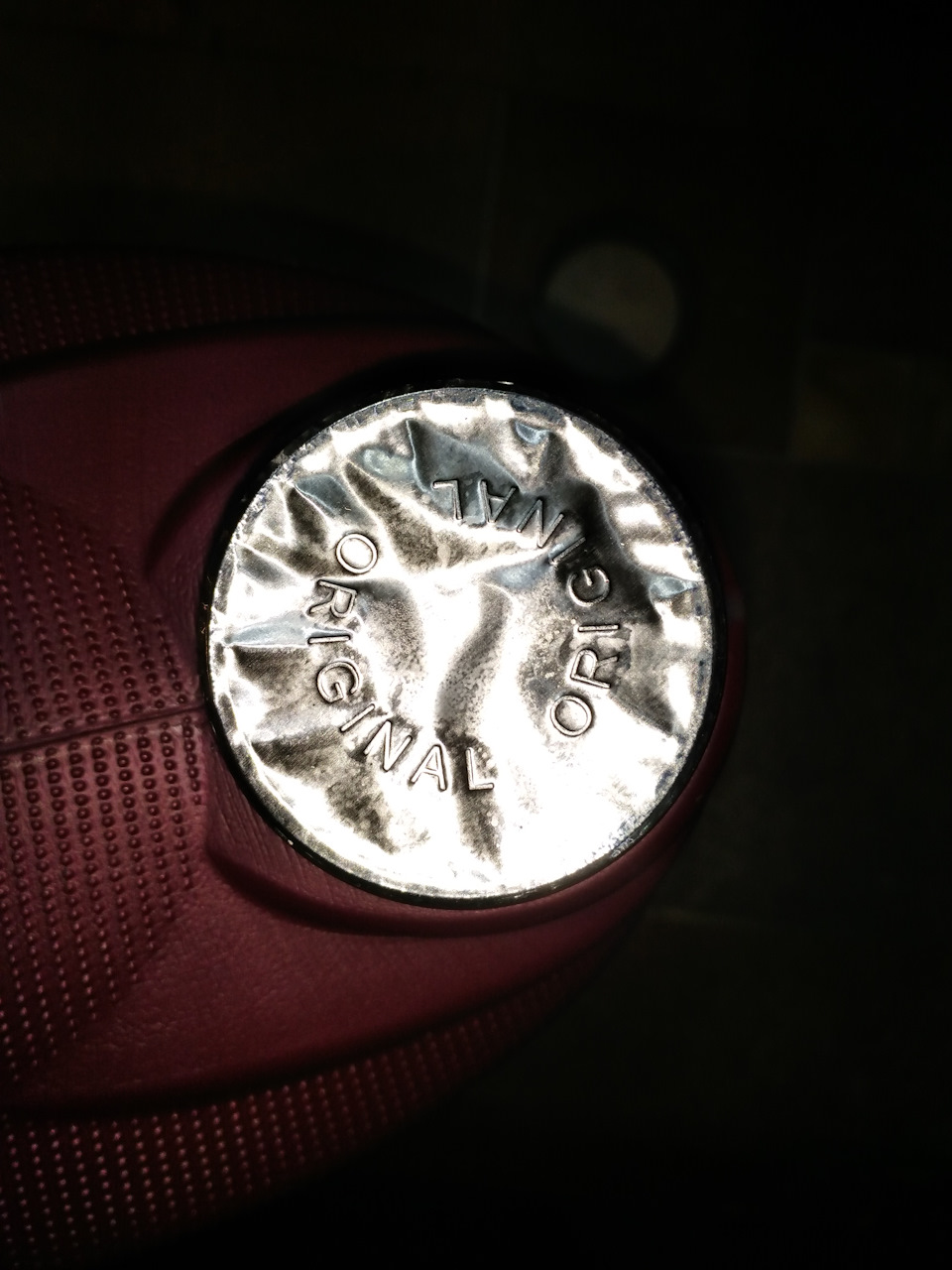 надпись оригинал, так же свидетельствует, что масло оригинальное — Lada Калина седан